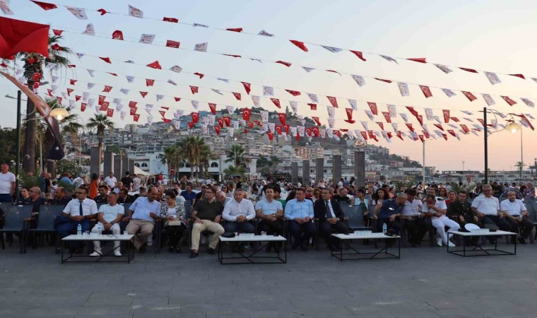 Kuşadasında 15 Temmuz şehitleri anıldı