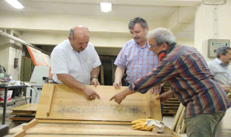 Kütahyada okulların eski sıraları yeniden hayat buluyor