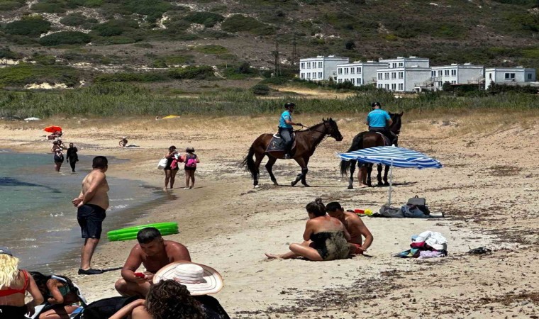 Kuzey Egenin turizm merkezi Bozcaadada atlı birlikler göreve başladı