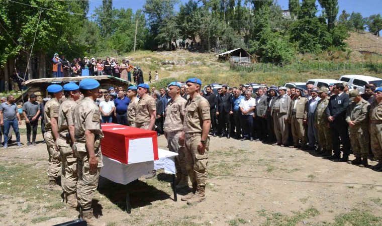 Kuzey Irakta kalp krizi geçiren güvenlik korucusu son yolculuğuna uğurlandı