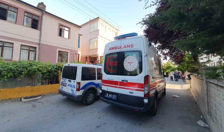 Mahallenin dedesini oyun oynayan çocuklar ölü olarak buldu