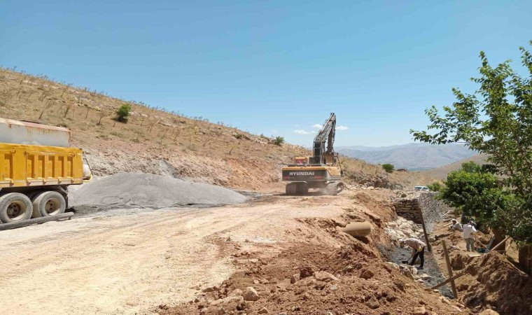 Malatya genelinde istinat duvarı çalışmaları devam ediyor