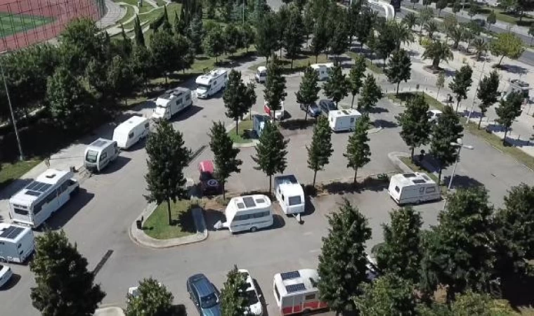 Maltepe Sahil’de karavanlar için park alanı değil kamp alanı talebi