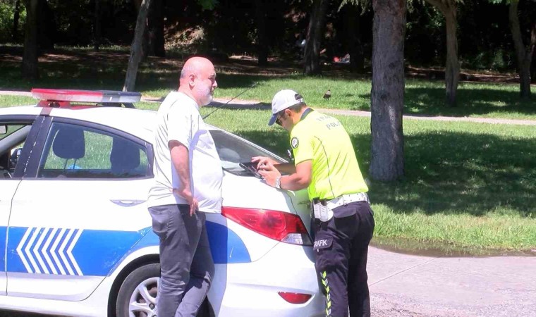 Maltepede bayramın son gününde dronlu trafik denetimi: Kurallara uymayan sürücülere ceza yağdı