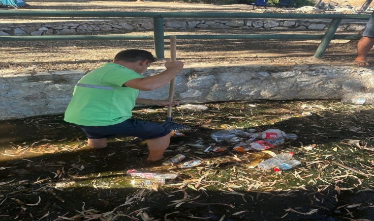 Marmaristeki derelerde temizlik mesaisi sürüyor