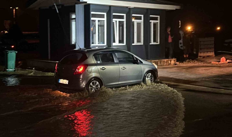 Melen Çayı taştı, 1000e yakın araç tahliye edildi