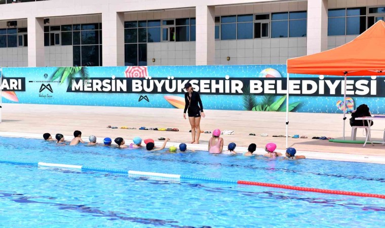 Mersin Büyükşehir Belediyesinin yüzme kursu kayıtları başladı