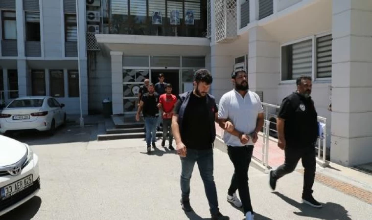 Mersin’de 3 aracı kundaklayan 4 şüpheli yakalandı