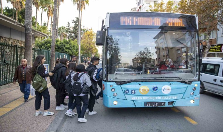 Mersinde belediye otobüsleri öğrenciler için 1 liradan devam ediyor