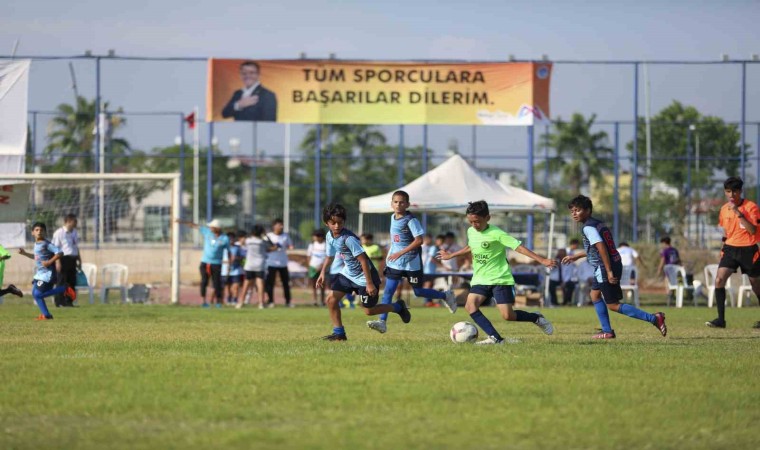 Mersinde çocuk futbol turnuvası başladı