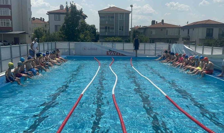 Muratlıda ücretsiz yüzme kursları başladı