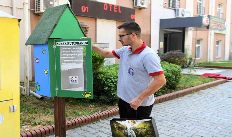 Mustafakemalpaşa Belediyesinden Geri dönüşen sokak kütüphanesi projesi