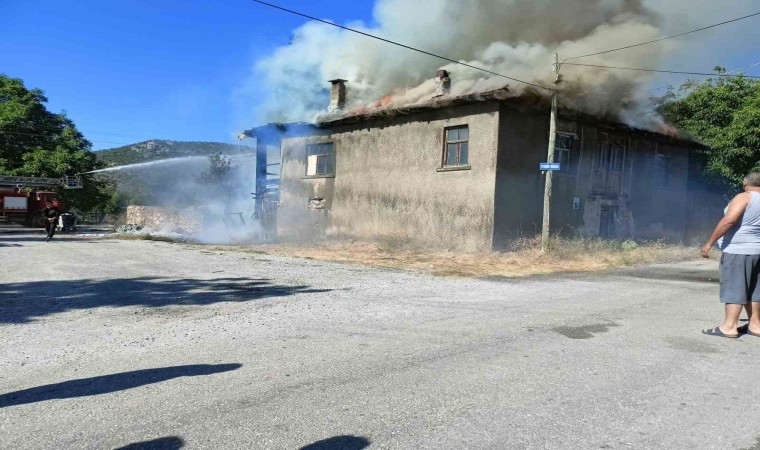 Müstakil evde çıkan yangın söndürüldü