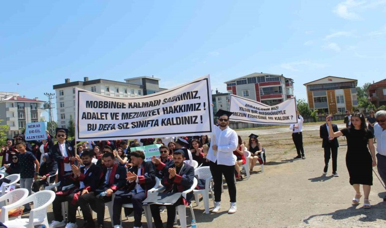 OMÜ Hukuk mezuniyet töreninde öğrencilerden protesto