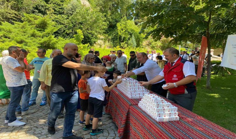 Osmanlı Devletinin ilk camisi olan Orhan Gazi Camiinde 15 Temmuz şehitleri anma programı