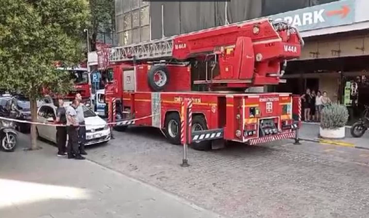 Otelin 16’ncı katından atlayan kadın, itfaiye brandasının üzerine düştü