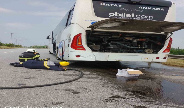 Otobüste çıkan yangın büyümeden söndürüldü