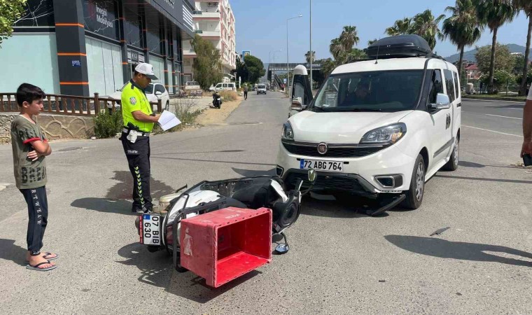 Otomobil ile motosiklet çarpıştı: 1 ağır yaralı