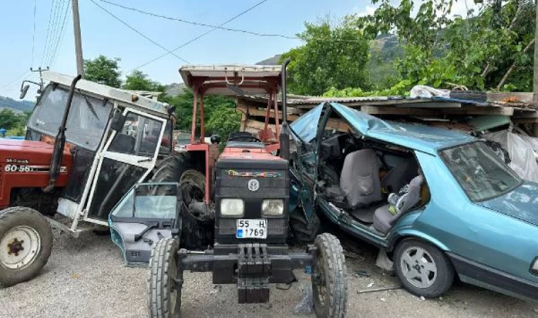 Otomobil, yol kenarındaki 2 traktöre çarptı; sürücü yaralı