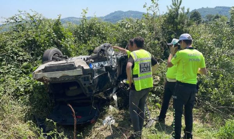 Otoyolda bariyerleri aşıp, şarampole düşen otomobilin sürücüsü öldü