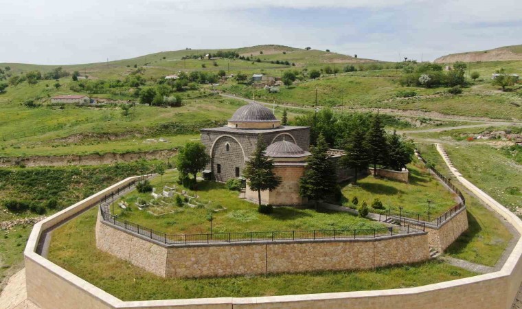 Palunun Osmanlıya kazandırılmasında büyük rol oynadı, türbesi yıllara meydan okuyor