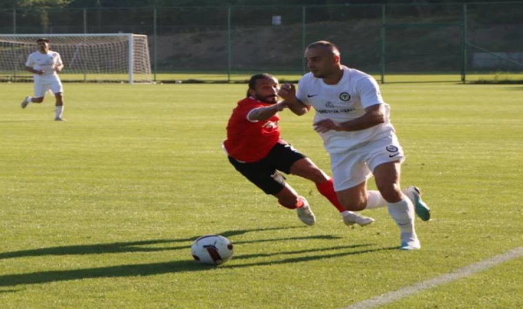 Pendikspor hazırlık maçında Çorum FK ile 0-0 berabere kaldı