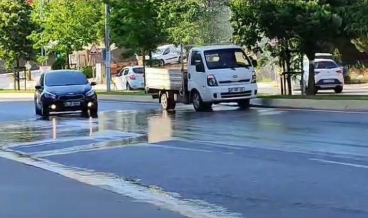 Pendikte borusu patladı, krizi fırsata çeviren sürücüler arabalarını yıkadı