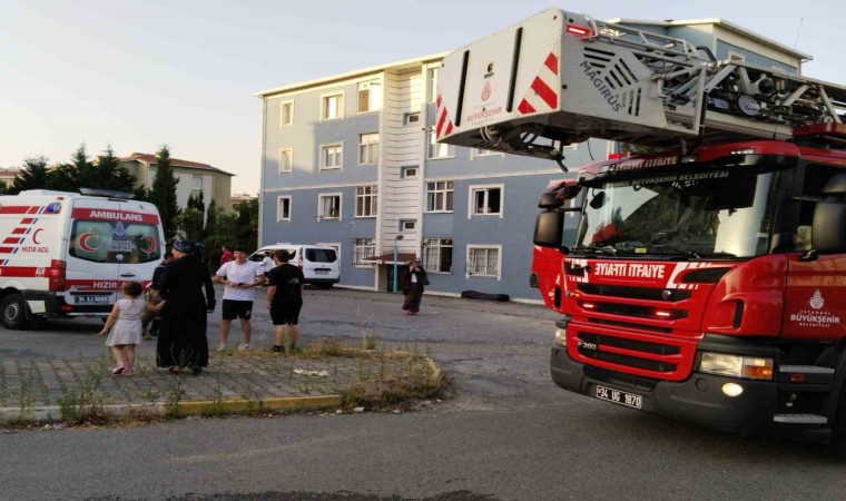 Pendikte iki sevgili oturdukları evi yaktı