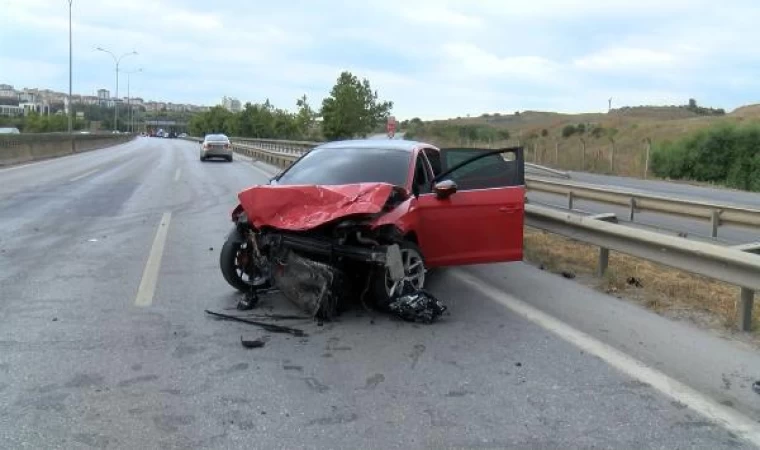 Pendik’te yartıştığı öne sürülen 2 otomobil, kazaya neden oldu: 1 ölü 1 yaralı