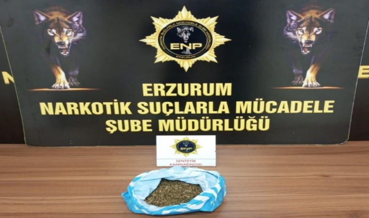 Polisten kaçan şüphelinin yere attığı poşetten 160 gram bonzai çıktı