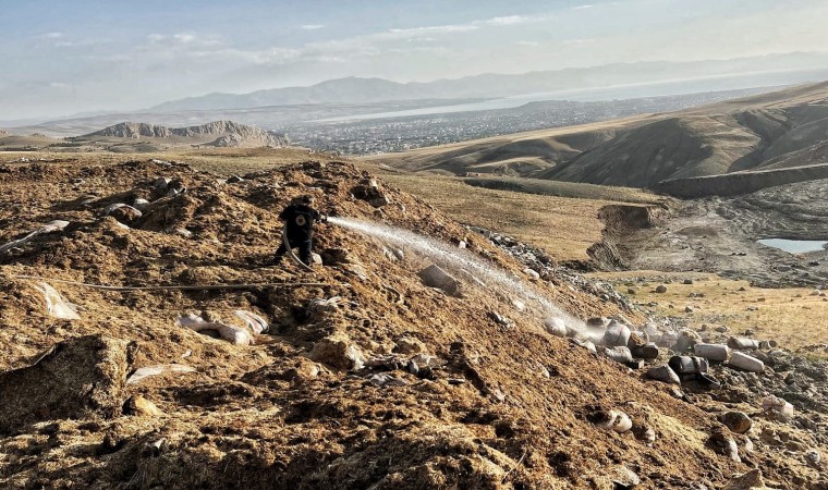 Samancılar sitesindeki yangın sonrası temizlik çalışmaları sürüyor