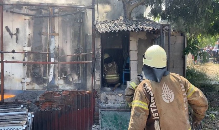 Sancaktepede işyeri yangını: Vatandaşlar kendi imkanıyla binayı boşalttı