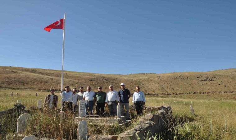 Şehit Bulut kabri başında anıldı