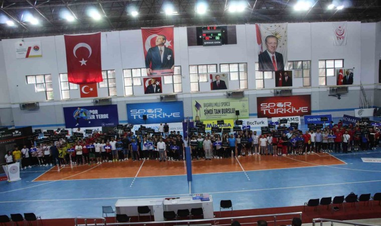 Şırnakta ANALİG voleybol çeyrek finali heyecanı başladı