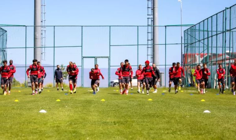 Sivasspor, kamp çalışmalarını sürdürdü