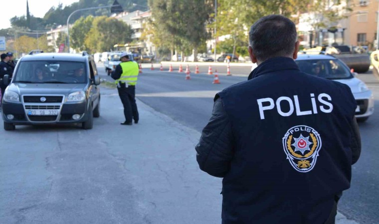 Sökede sivil trafikçiler, kuralsızlara acımadı