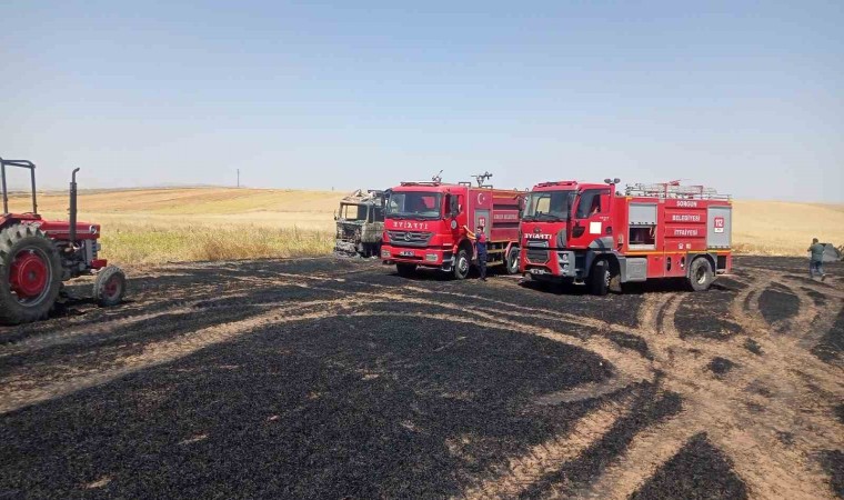 Sorgunda 200 dekar ekili tarım arazisi küle döndü