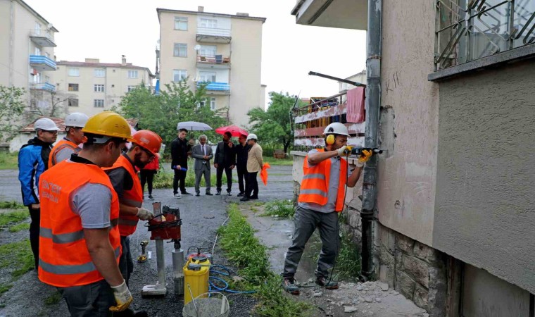 Talasta Karot Alınıyor, Riskli Yapılar Tespit Ediliyor