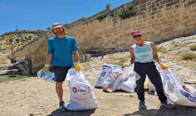 Tarihi alandaki çöpler turistlerin tepkisine neden oluyor