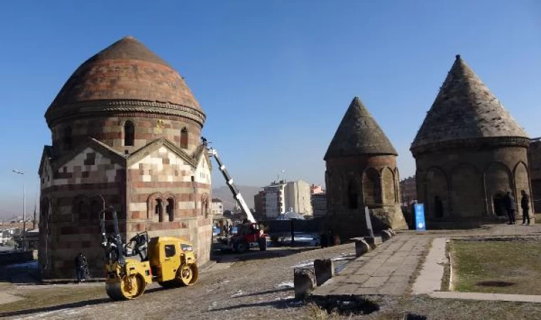 Tarihi yapılarda depremlerin izini sürüyorlar