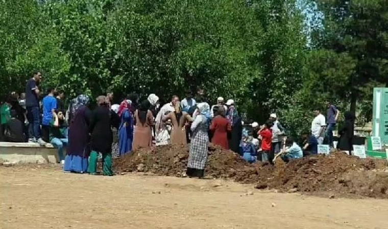 Tatile geldiği Antalya’da ’gürültü’ kavgasında öldürülen Furkan, Diyarbakır’da toprağa verildi