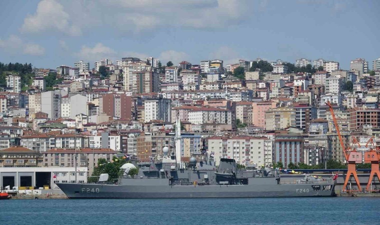 TCG YAVUZ Askeri Gemisi Samsunda ziyaretçilerini ağırlıyor