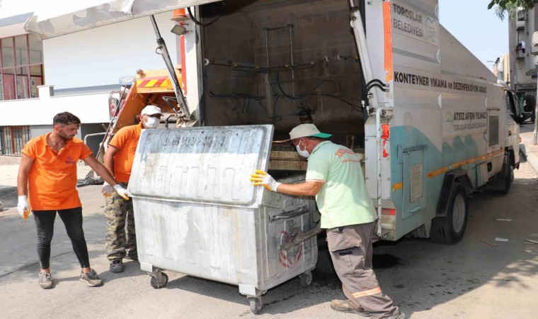 Toroslarda bayram sonrası çöp konteynerleri dezenfekte edildi