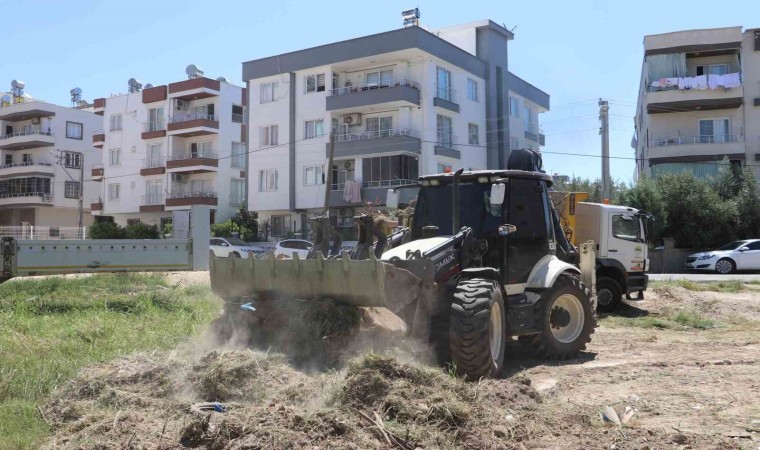 Toroslarda boş arsalar temizleniyor