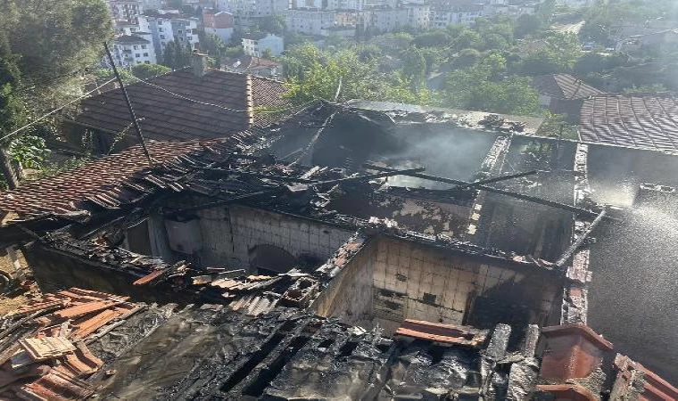 Tuzla’da gecekonduda çıkan yangına ilk müdahale vatandaşlar tarafından yapıldı