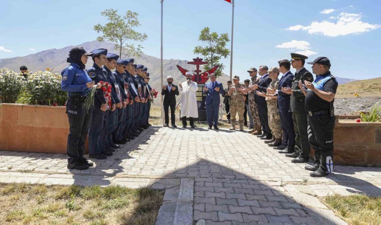 Uçak kazasında şehit olan 7 emniyet mensubu dualarla anıldı