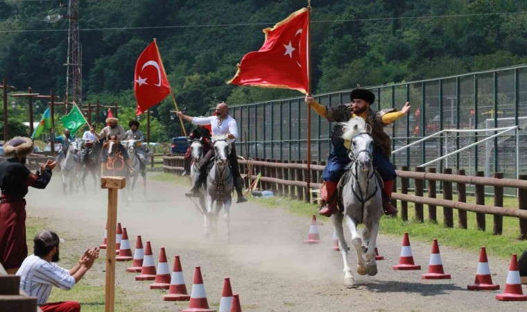 Ünyede atlı spor gösterileri düzenlendi