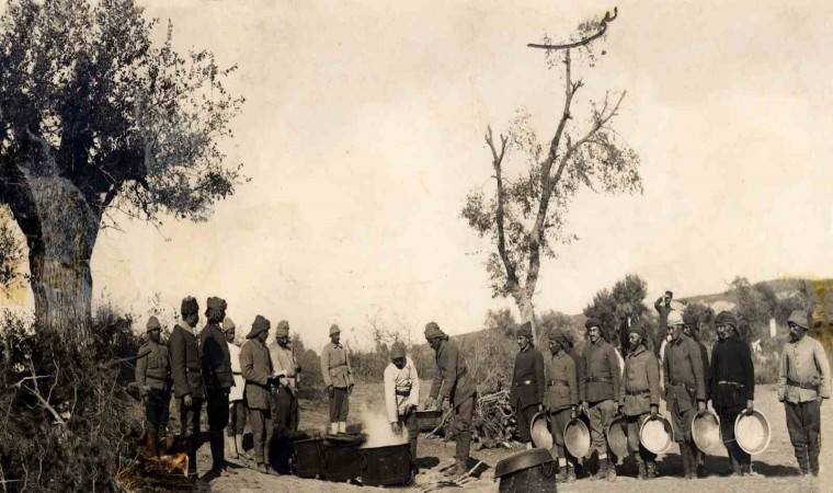 Üzüm hoşaflı Çanakkale menüsü yanlış, etli nohut, zeytinyağlı bakla doğru