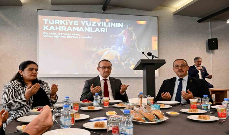 Vali Yavuz: 15 Temmuz küresel güçlerin Türkiyede meydana getirdiği bir hadisedir