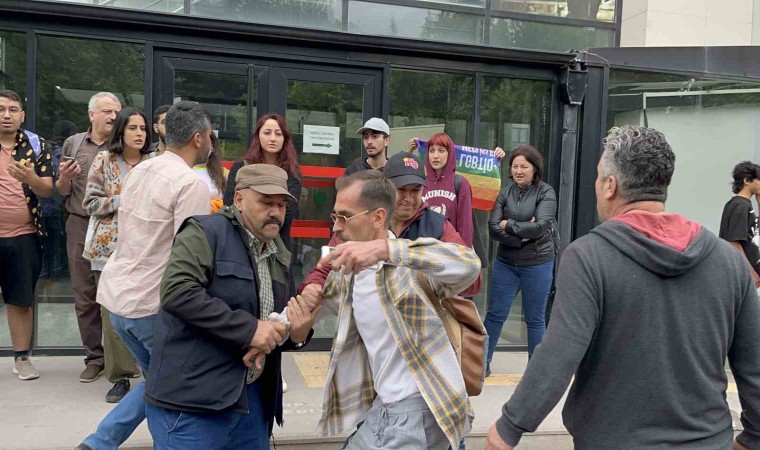 Valiliğin yasağını hiçe sayan LGBT topluluğuna polis müdahale etti: 10u kadın 18 gözaltı